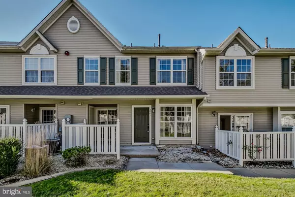 2607 BEACON HILL DR, Sicklerville, NJ 08081