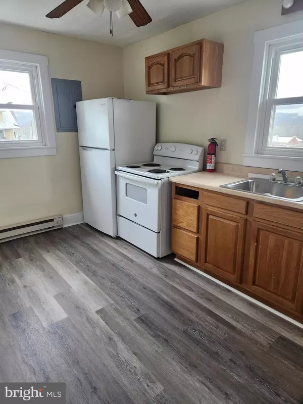 Keyser, WV 26726,122 SPRING ST #APT B