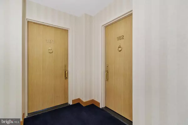 Reston, VA 20190,11500 FAIRWAY DR #102