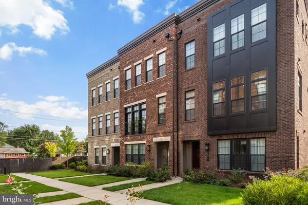 Mclean, VA 22102,7509 SAWYER FARM WAY #2002