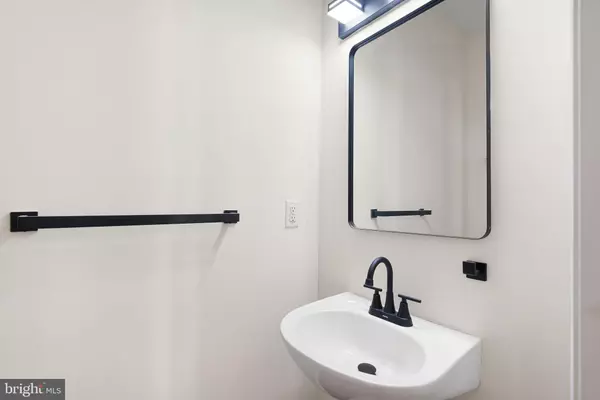 Wilmington, DE 19805,1222 MCCOY WAY