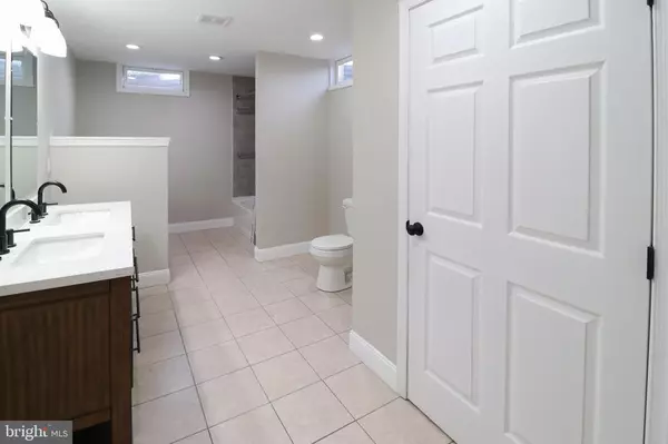 Harrisburg, PA 17111,690 CARBON AVE