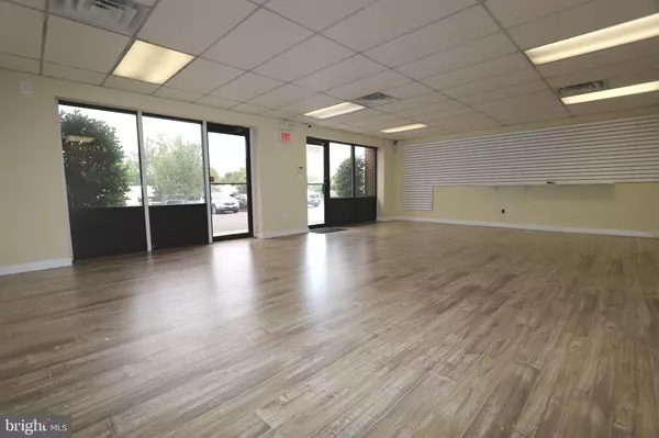 Chantilly, VA 20151,14240-N SULLYFIELD CIR #14240-N