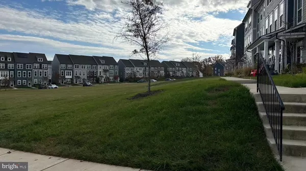 Dumfries, VA 22026,1720 AUTUMN MAPLE LEAF DRIVE