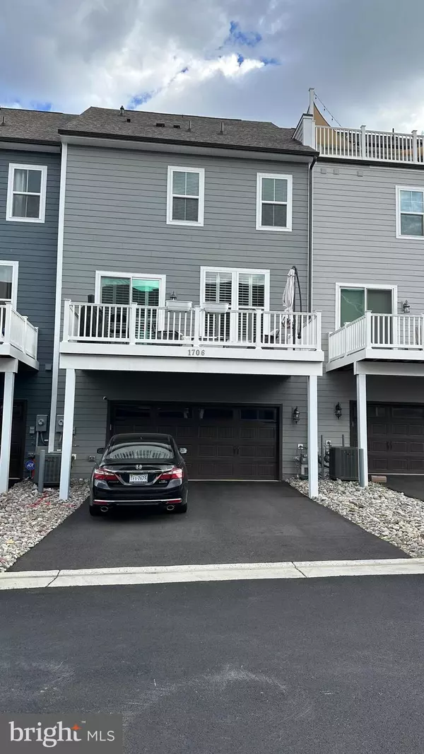 Dumfries, VA 22026,1706 AUTUMN MAPLE LEAF DR