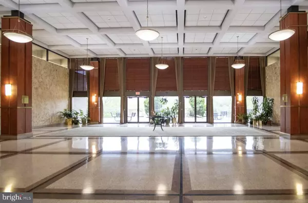 Falls Church, VA 22041,5501 SEMINARY RD #801S