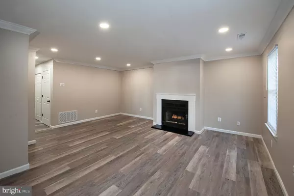 Clementon, NJ 08021,1010 HUNTINGDON MEWS