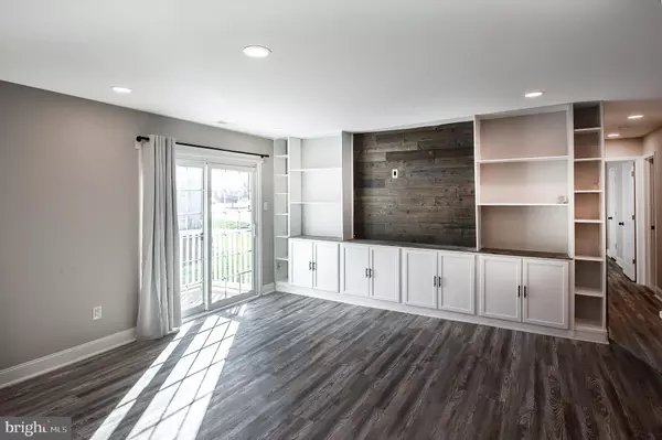 Sewell, NJ 08080,348 SURREY CT