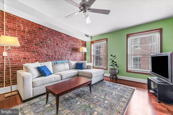 Philadelphia, PA 19106,102-22 CHURCH ST #402