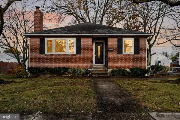 111 E OAK LN, Glenolden, PA 19036