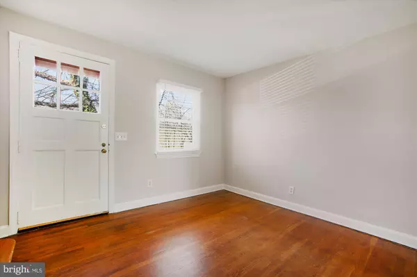 Alexandria, VA 22314,213 BUCHANAN ST