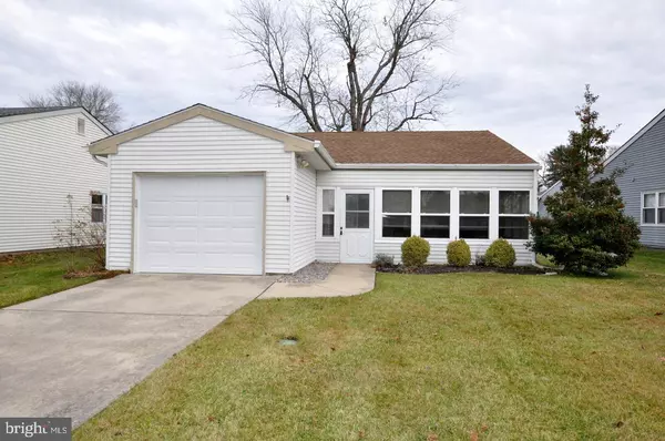 90 HUNTINGTON DR, Southampton, NJ 08088