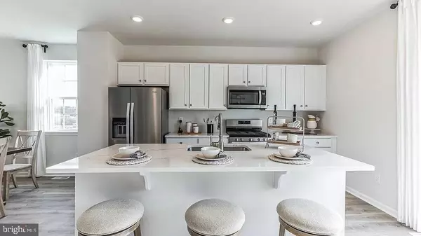 Waretown, NJ 08758,28 BAYBREEZE DR