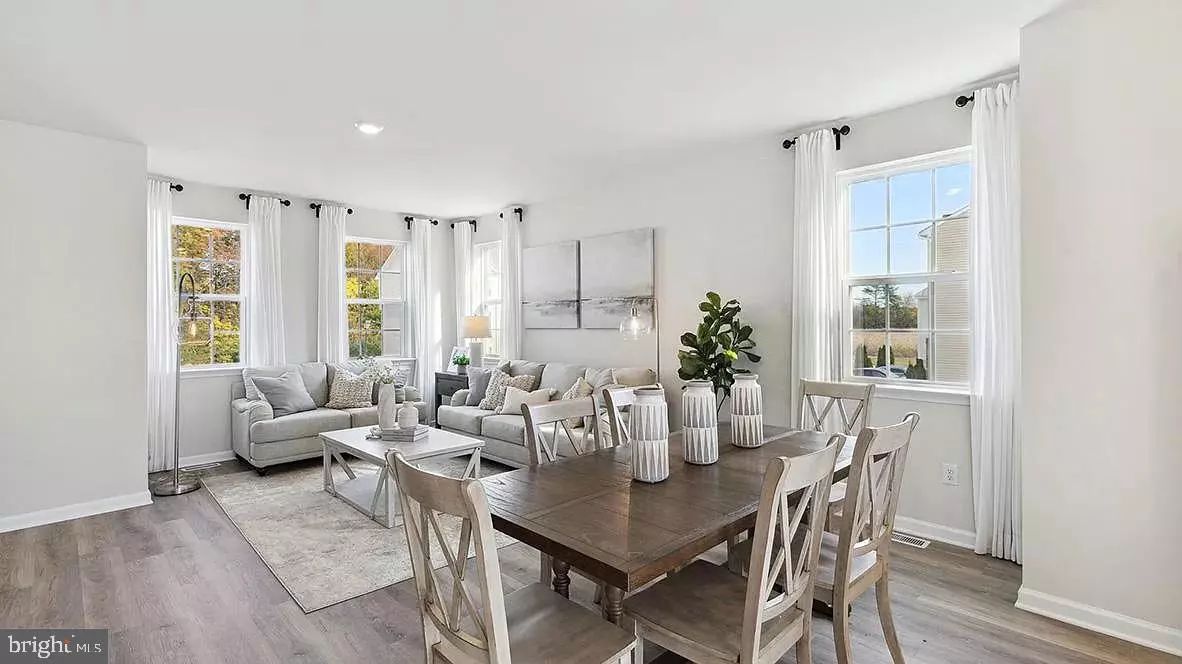 Waretown, NJ 08758,28 BAYBREEZE DR