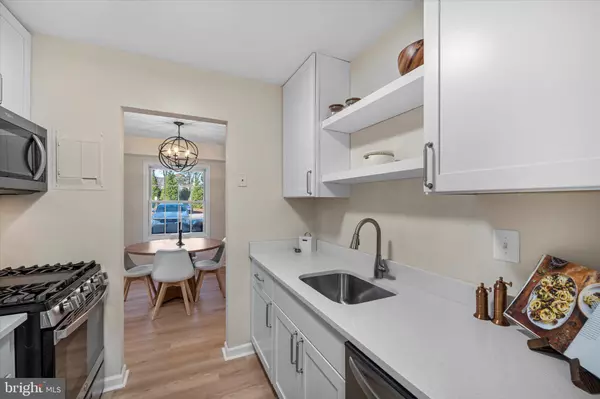 Fairfax, VA 22031,3961 LYNDHURST DR #103