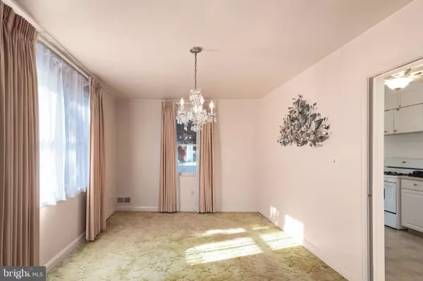 Baltimore, MD 21206,6822 EVERALL AVE