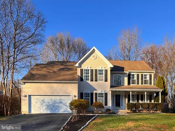 7 STIRLING DR, Newark, DE 19702