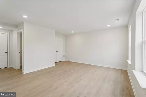 Bridgeport, PA 19405,19 E FRONT ST