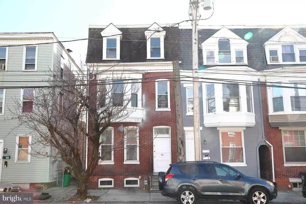 York, PA 17403,690 E PHILADELPHIA ST