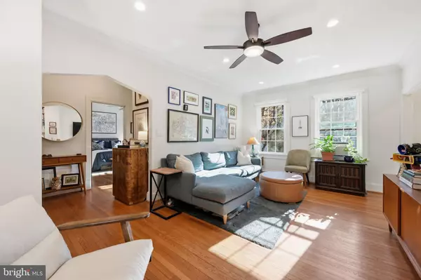 Washington, DC 20015,5402 CONNECTICUT AVE NW #202