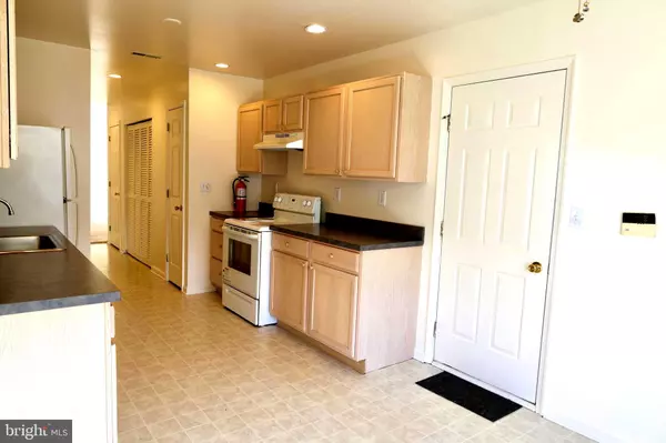 Beverly, NJ 08010,28 PALMER SQ