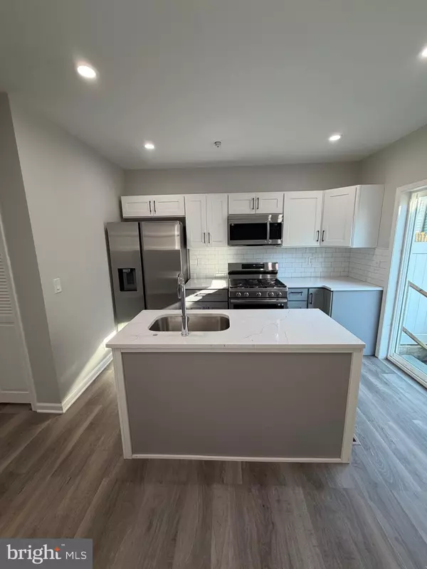 Philadelphia, PA 19121,2218 W MASTER ST