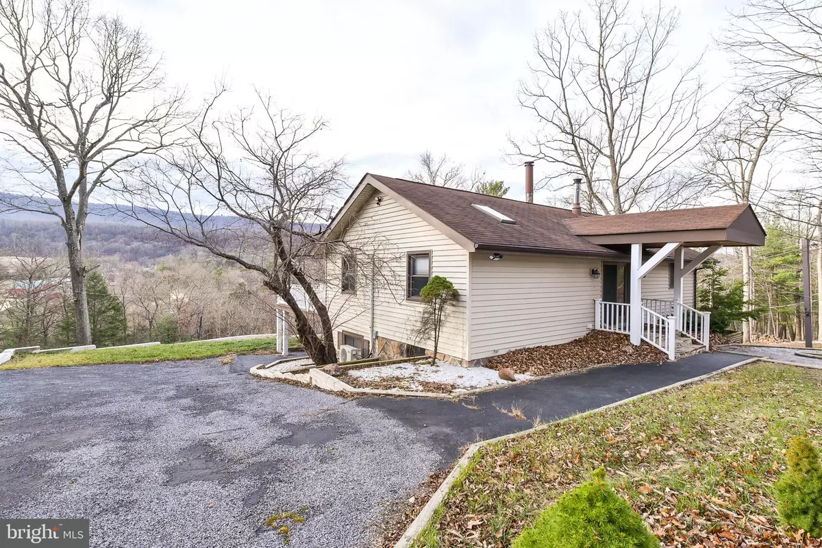 Berkeley Springs, WV 25411,547 MAWANI VILLAGE LN