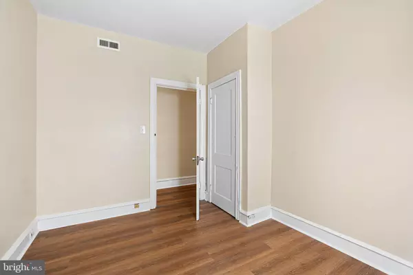 Philadelphia, PA 19141,4858 N BROAD ST #3