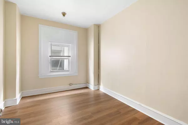 Philadelphia, PA 19141,4858 N BROAD ST #3