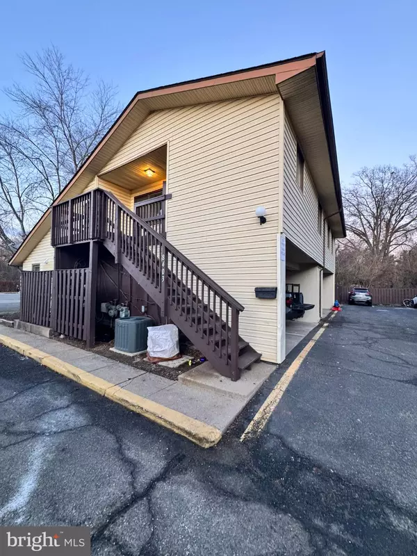 8403 ALAMEDA CT #58, Alexandria, VA 22309