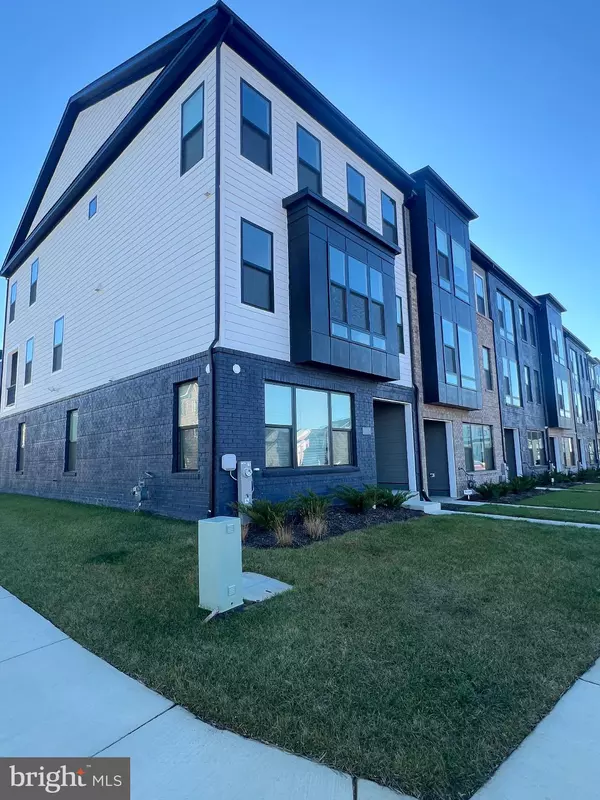 Bowie, MD 20716,16013 HYDE PARK PL