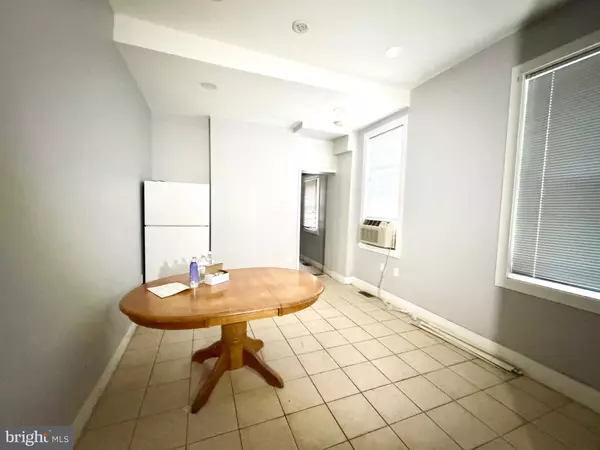 Trenton, NJ 08618,176 W HANOVER ST #1