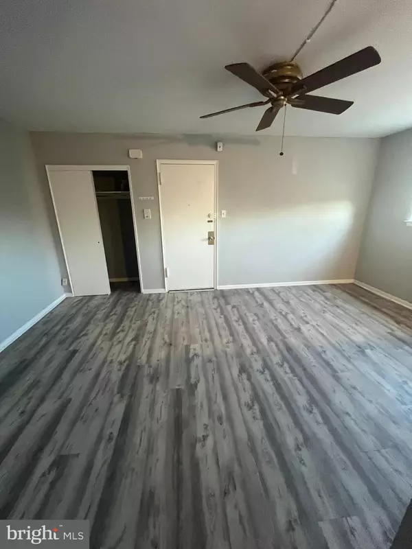 Philadelphia, PA 19111,7837 DUNGAN RD #B3