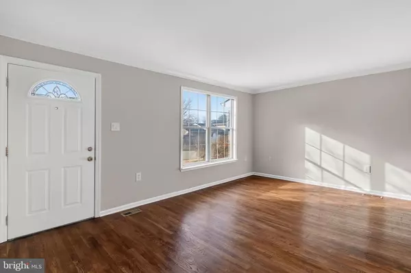 Leesburg, VA 20176,806 CATTAIL LN NE