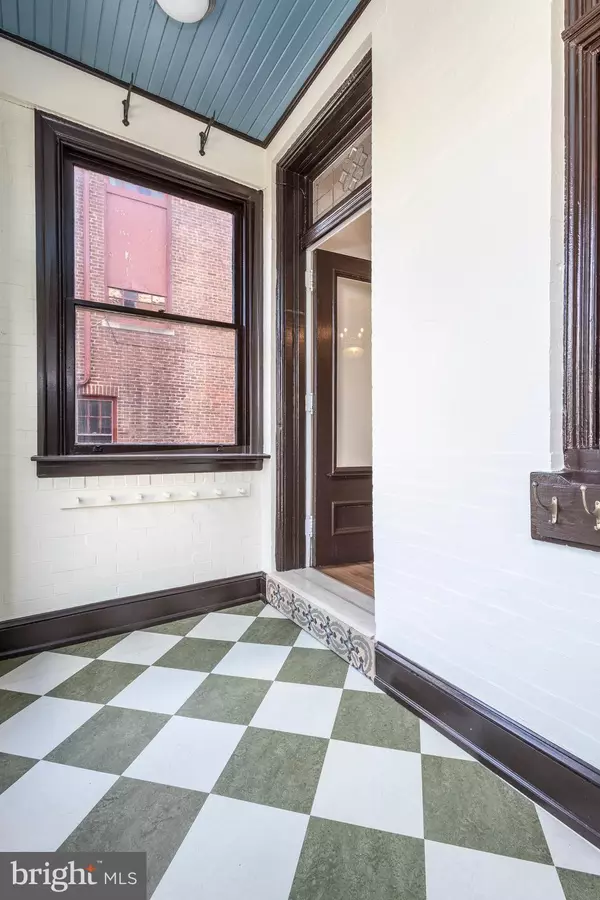 Philadelphia, PA 19129,3709 MIDVALE AVE