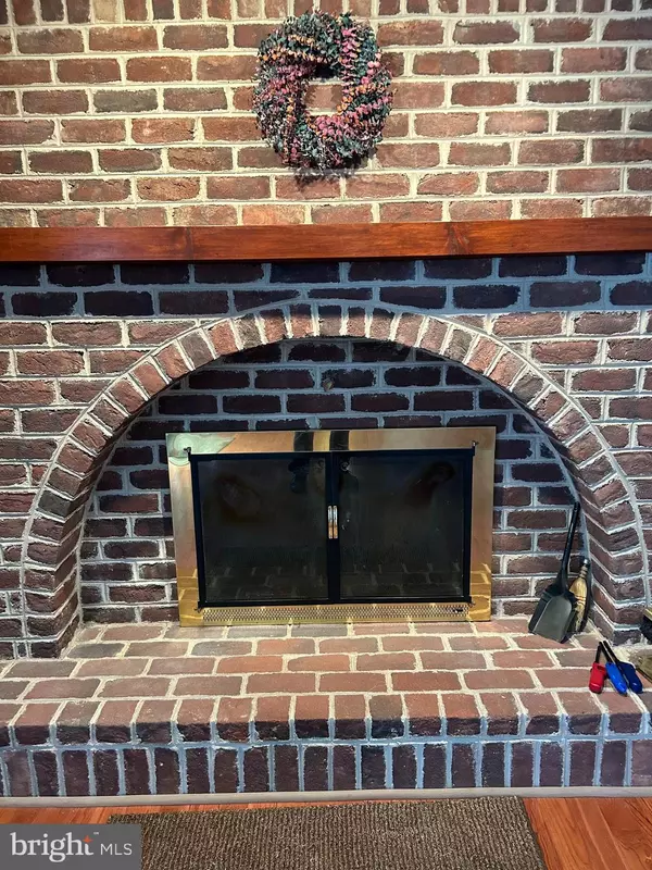 Harrisburg, PA 17112,2430 E BAYBERRY DR