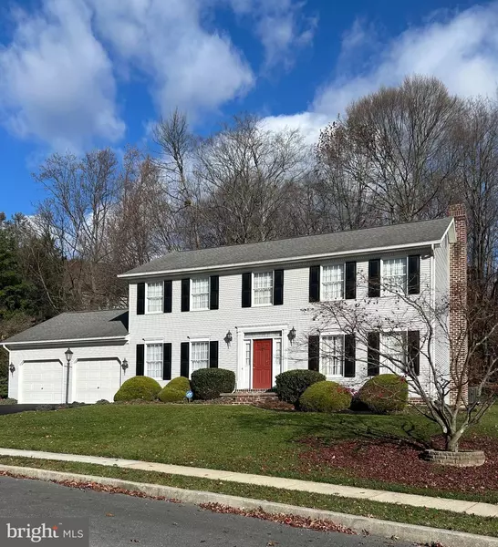 2430 E BAYBERRY DR, Harrisburg, PA 17112