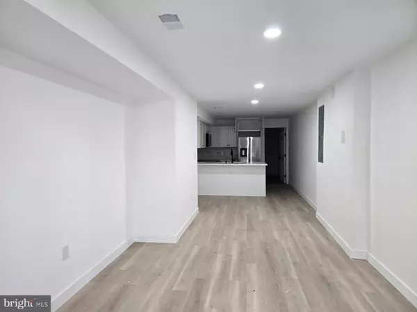 Leesburg, VA 20176,901 REDBUD LN NE