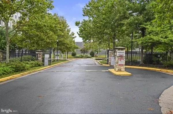 Centreville, VA 20120,13399-T CONNOR DR #T