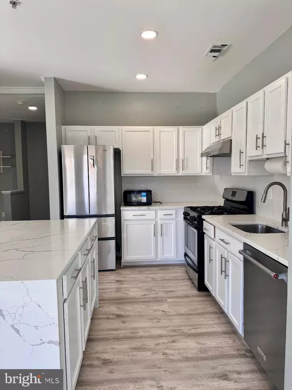 Centreville, VA 20120,13399-T CONNOR DR #T