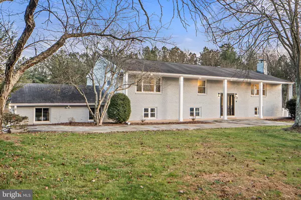 Herndon, VA 20171,3017 LEEFIELD DR