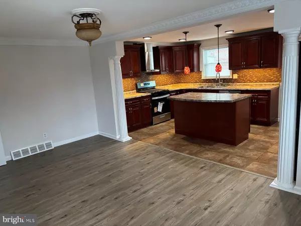 Philadelphia, PA 19111,8428 VERREE RD