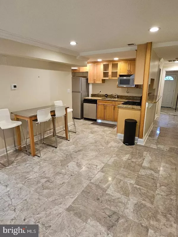 Washington, DC 20002,302 OKLAHOMA AVE NE #102