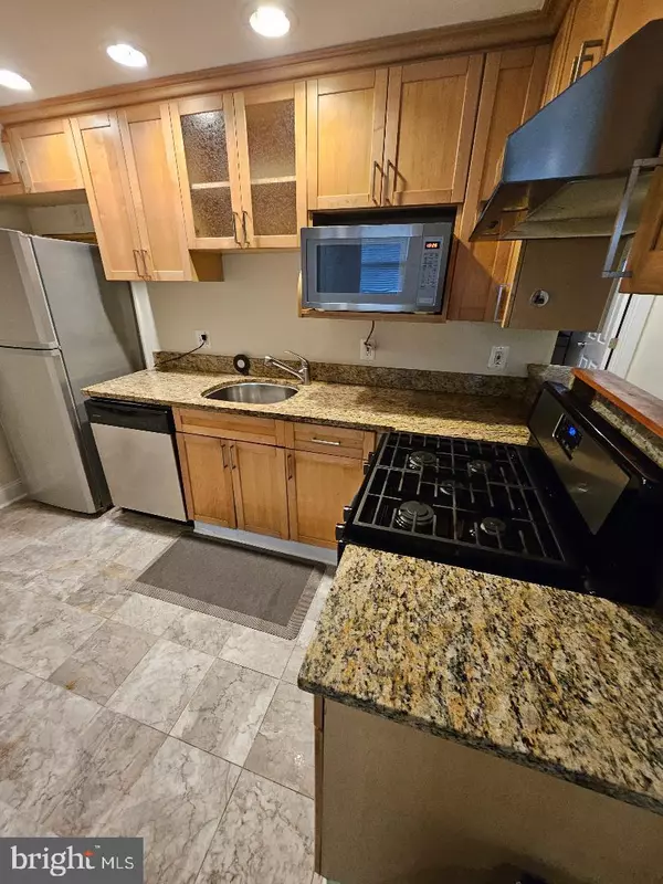 Washington, DC 20002,302 OKLAHOMA AVE NE #102