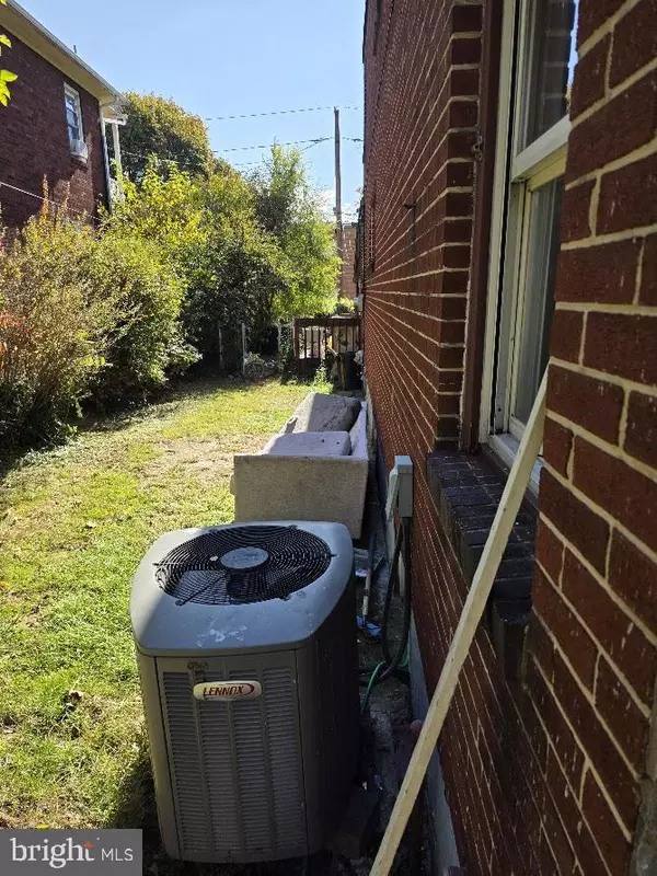 Harrisburg, PA 17104,1903 HOLLY ST