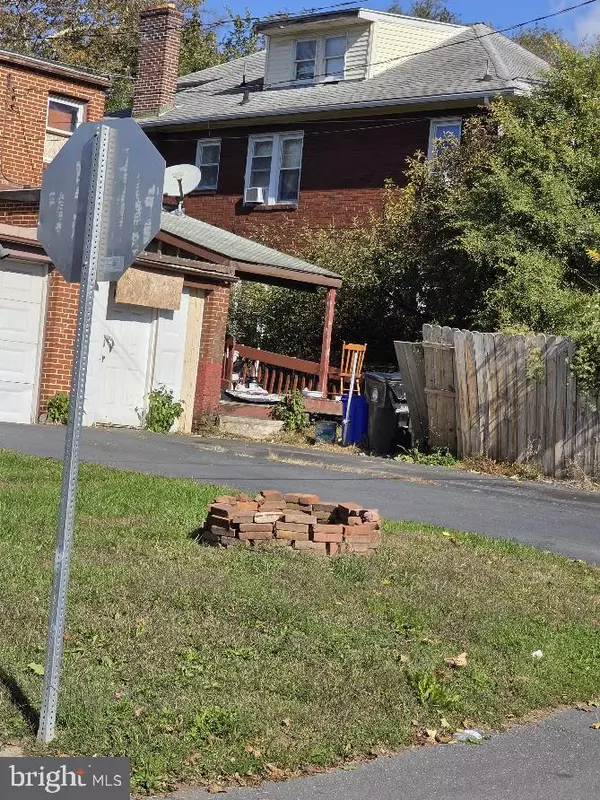 Harrisburg, PA 17104,1903 HOLLY ST