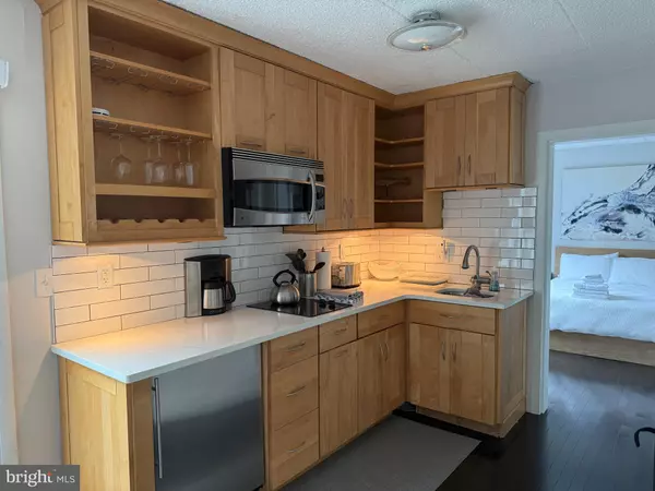 Rehoboth Beach, DE 19971,409 REHOBOTH AVE #13