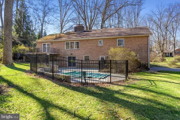 Mclean, VA 22102,7616 BURFORD DR