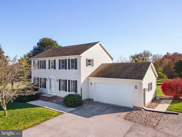 4956 E BERLIN RD, Thomasville, PA 17364