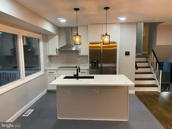 Fairfax, VA 22030,11123 BYRD DR